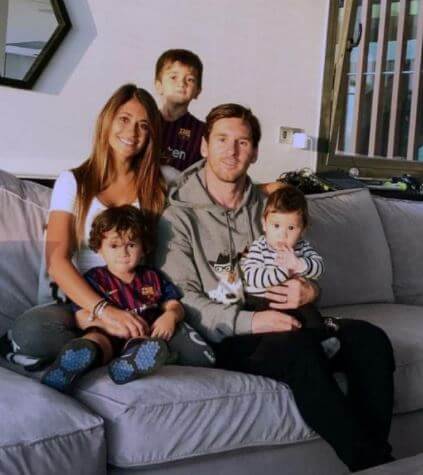 Jorge Messi son Lionel Messi with his three sons and wife.